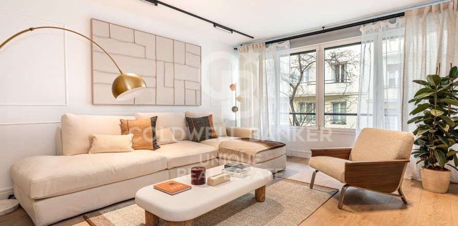 Apartment à Madrid, Espagne 2 chambres, 222 m2 No. 156981