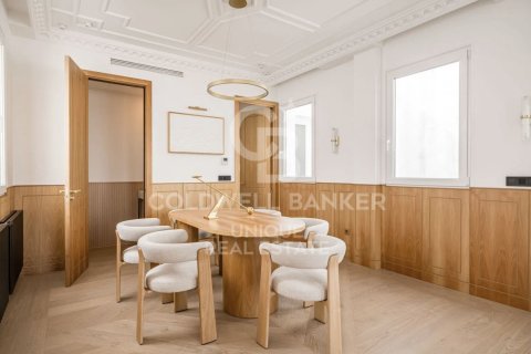 Penthouse w Madrid, Hiszpania 2 sypialnie, 145 mkw. nr 156984 – zdjęcie 13