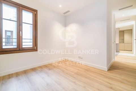 Продажа пентхауса в Барселона, Испания 2 спальни, 104м2 №156986 - фото 7