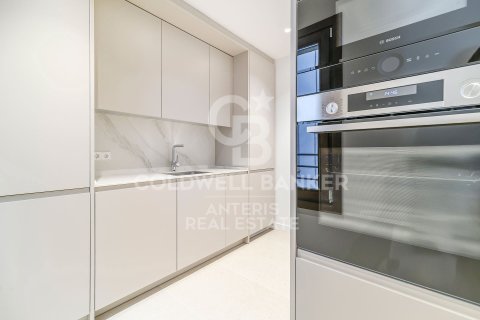 Продажа пентхауса в Барселона, Испания 2 спальни, 104м2 №156986 - фото 15
