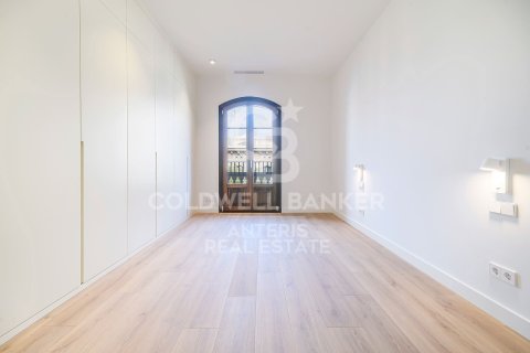 Takvåning till salu i Barcelona, Spanien 3 sovrum, 166 kvm. Nr. 156985 - foto 22