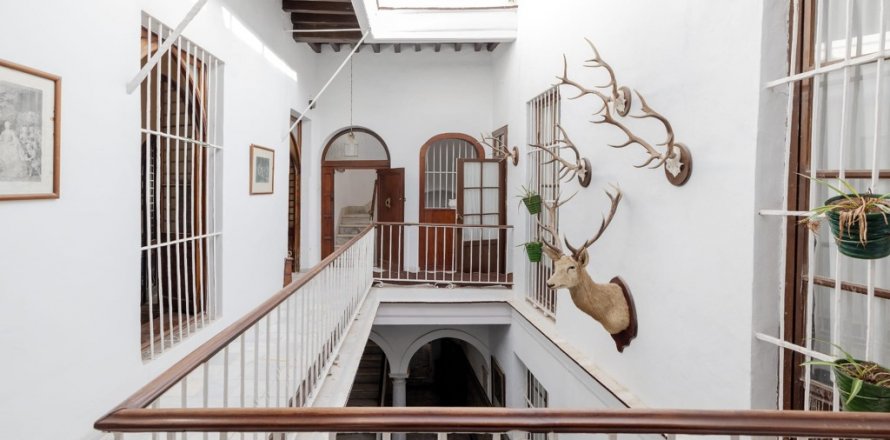 House El Puerto de Santa Maria, Cadiz, Spain 8 bedrooms, 900 sq.m. No. 106943