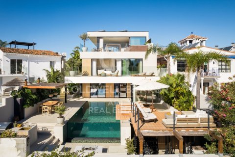 Villa à Marbella, Malaga, Espagne 5 chambres, 245 m2 No. 178569