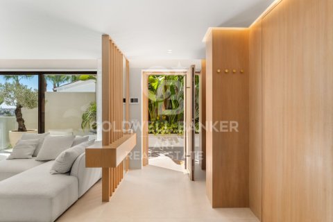 Villa à vendre à Marbella, Malaga, Espagne, 5 chambres, 245 m2 No. 178569 - photo 8