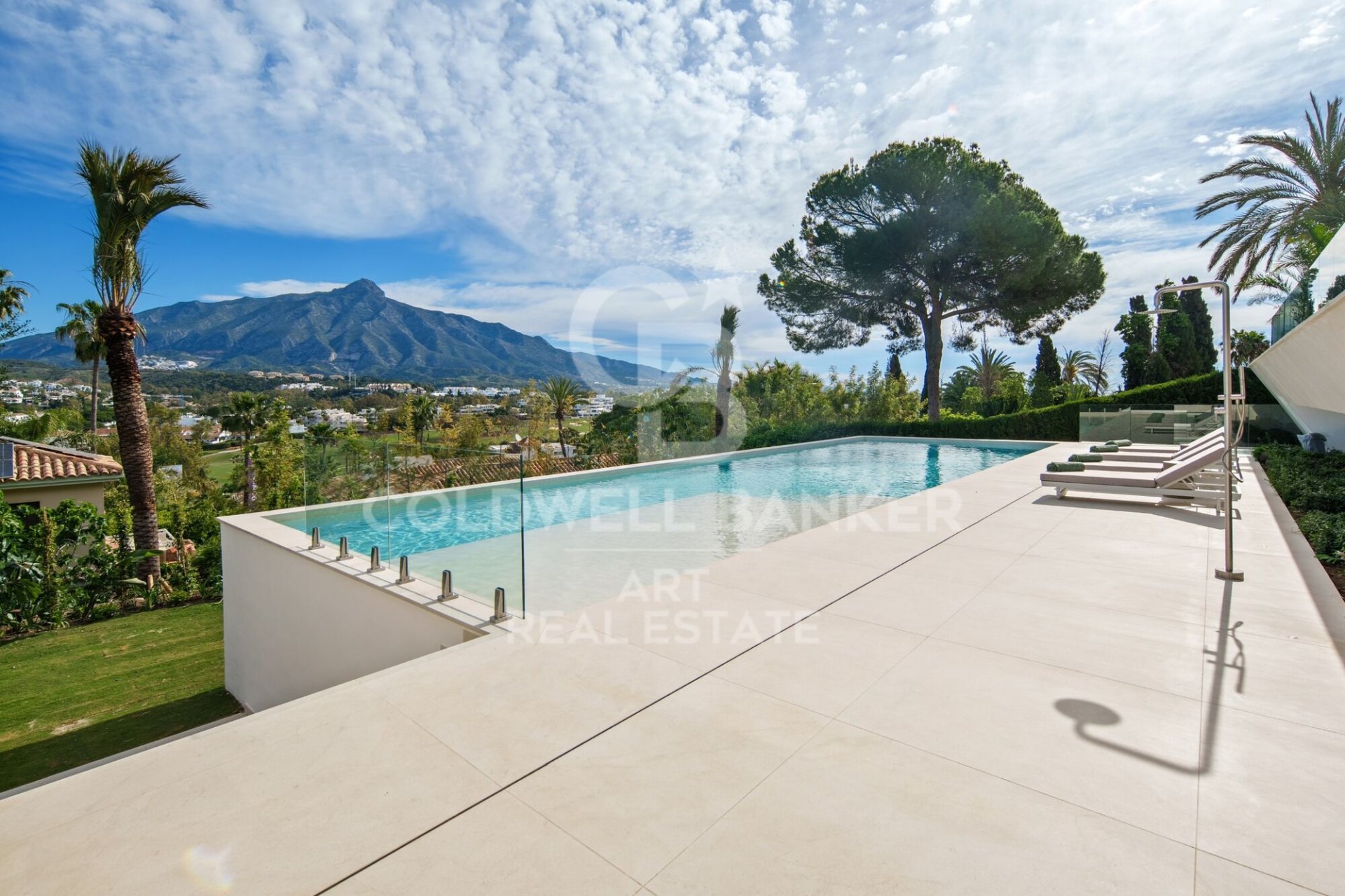 Villa Marbella, Malaga, Spānijā 5 istabas, 986 m2 Nr. 178566