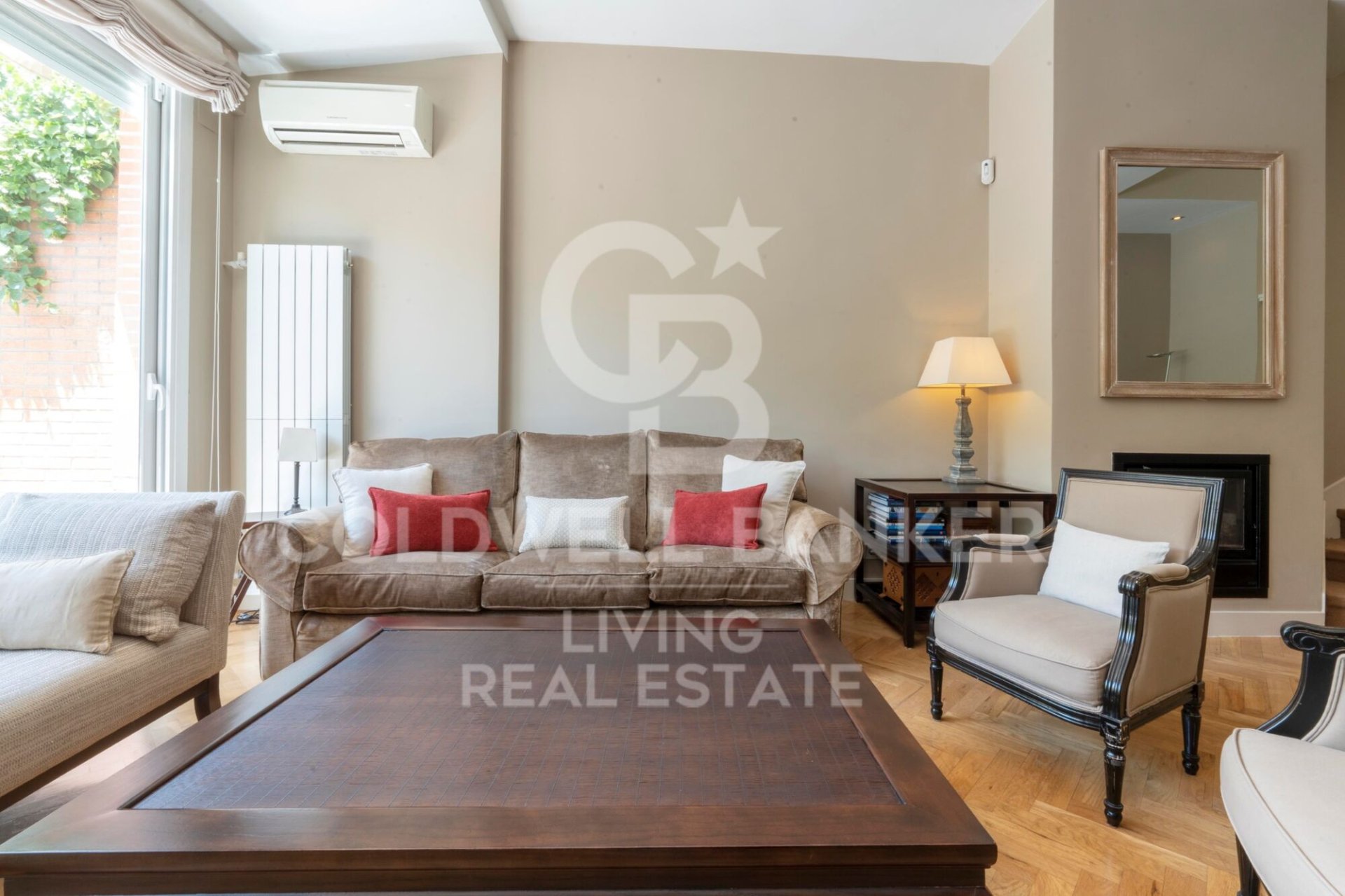Casa a Madrid, Spagna 5 camere da letto, 355 mq. N° 178571