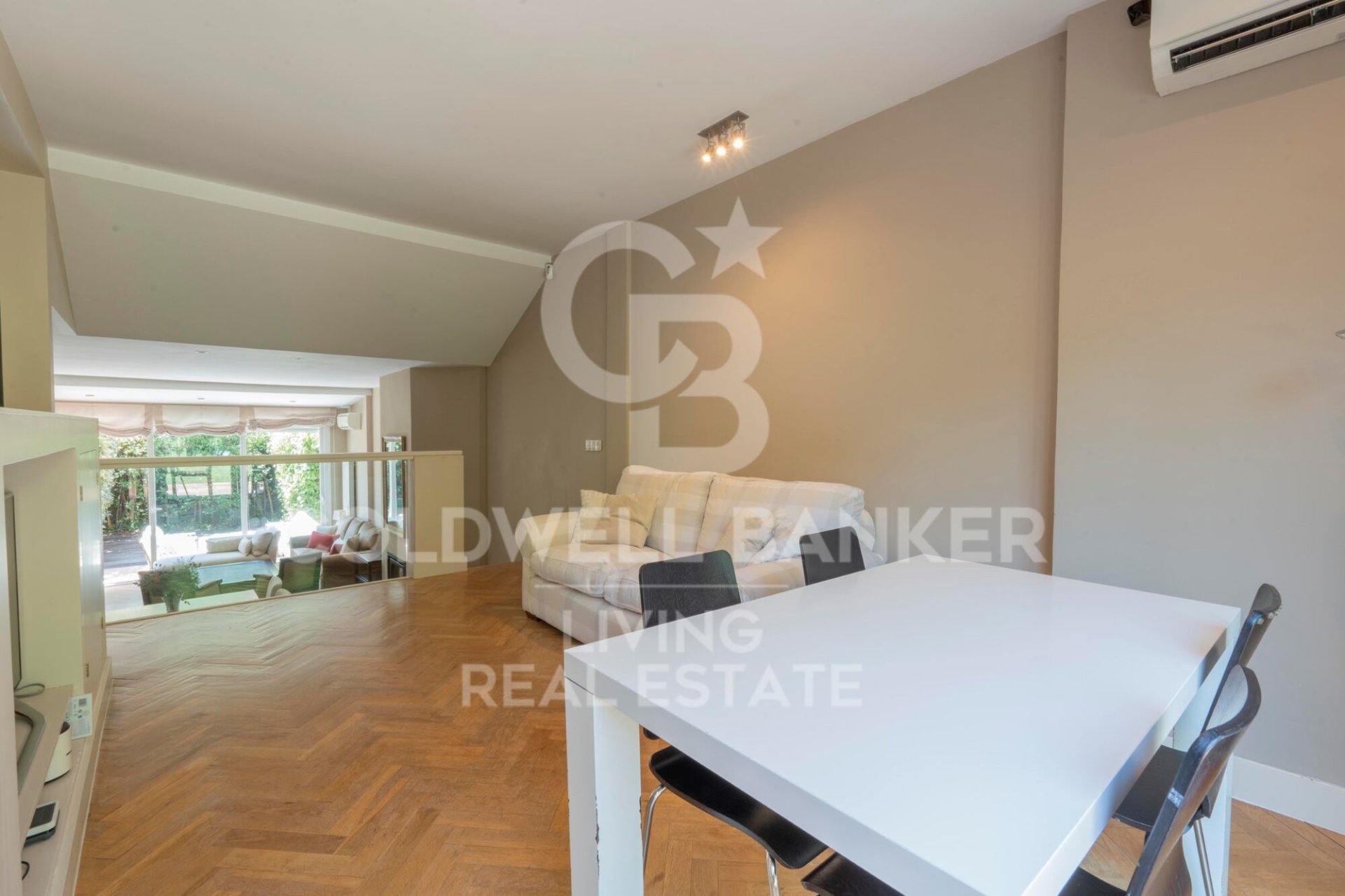 Casa a Madrid, Spagna 5 camere da letto, 355 mq. N° 178571
