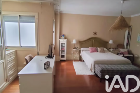 Huoneisto myytävänä Las Palmas De Gran Canaria, Gran Canaria, Espanja, 3 makuuhuonetta, 156 m2 No. 152231 - kuva 2