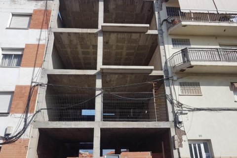 House à vendre à Esparreguera, Barcelona, Espagne, 1 chambre, 194 m2 No. 191414 - photo 2