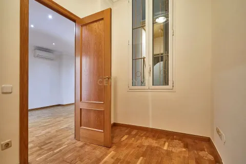 Wohnung zum Verkauf in Barcelona, Spanien 5 Schlafzimmer, 150 m2 Nr. 166937 - Foto 20