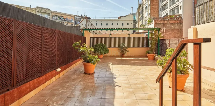 Wohnung in Barcelona, Spanien 5 Schlafzimmer, 150 m2 Nr. 166937