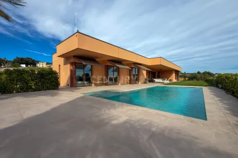 House for sale in Sant Vicenc De Montalt, Barcelona, Spain 5 bedrooms, 540 sq.m. No. 166935 - photo 8