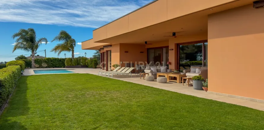 House in Sant Vicenc De Montalt, Barcelona, Spain 5 bedrooms, 540 sq.m. No. 166935