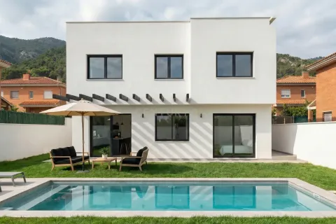 Hus i Abrera, Barcelona, Spanien 3 sovrum, 120 kvm. Nr. 166940