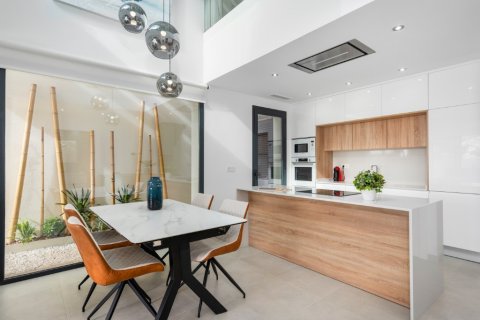 Продажа виллы в Бенихофар, Аликанте, Испания 3 спальни, 136м2 №144965 - фото 4