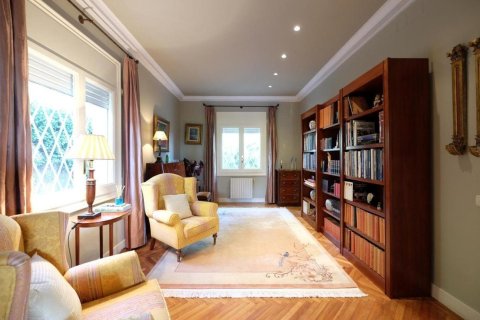 Villa en venta Barcelona, España 8 dormitorios, 520 m2 No. 133395 - foto 9
