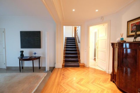 Villa en venta Barcelona, España 8 dormitorios, 520 m2 No. 133395 - foto 8