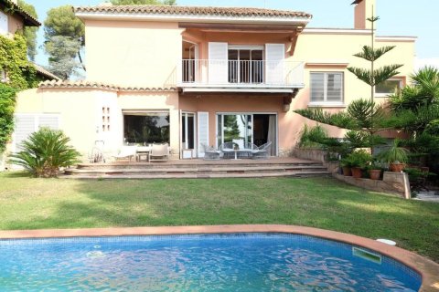 Villa en venta Barcelona, España 8 dormitorios, 520 m2 No. 133395 - foto 2