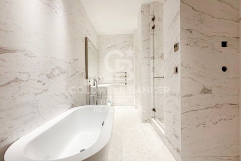 Apartment à vendre à Barcelona, Espagne, 2 chambres, 248 m2 No. 179014 - photo 18