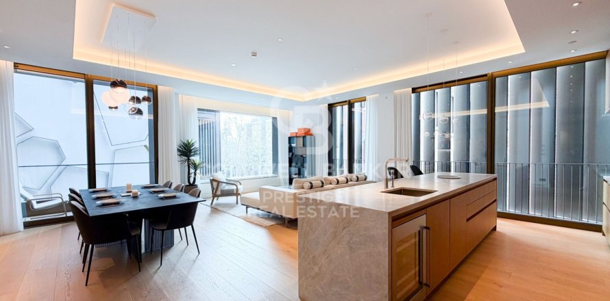 Apartment à Barcelona, Espagne 2 chambres, 248 m2 No. 179014