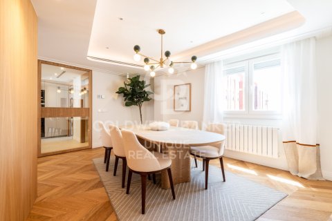 Apartment à vendre à Madrid, Espagne, 4 chambres, 222 m2 No. 179017 - photo 4