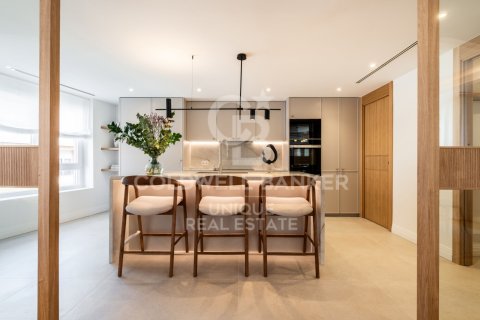 Apartment à vendre à Madrid, Espagne, 4 chambres, 222 m2 No. 179017 - photo 6