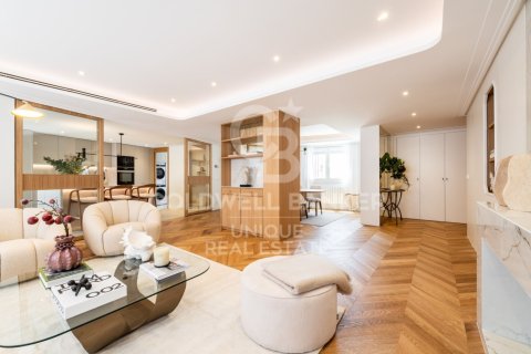 Apartment à vendre à Madrid, Espagne, 4 chambres, 222 m2 No. 179017 - photo 3