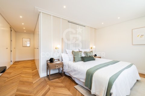 Apartment à vendre à Madrid, Espagne, 4 chambres, 222 m2 No. 179017 - photo 17