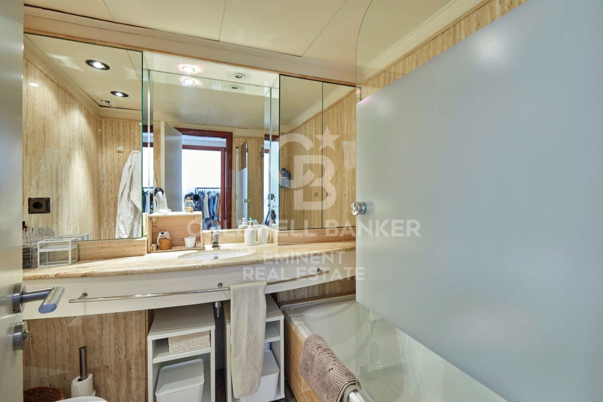 Casa a Barcelona, Spagna 5 camere da letto, 251 mq. N° 179013