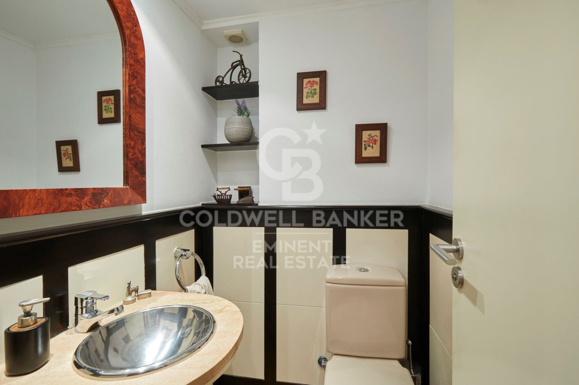 Casa a Barcelona, Spagna 5 camere da letto, 251 mq. N° 179013