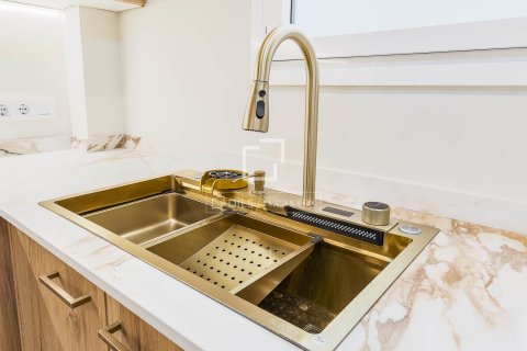 Lägenhet till salu i Barcelona, Spanien 4 sovrum, 162 kvm. Nr. 150785 - foto 12