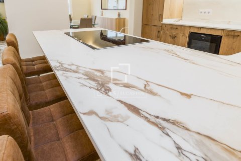 Lägenhet till salu i Barcelona, Spanien 4 sovrum, 162 kvm. Nr. 150785 - foto 11