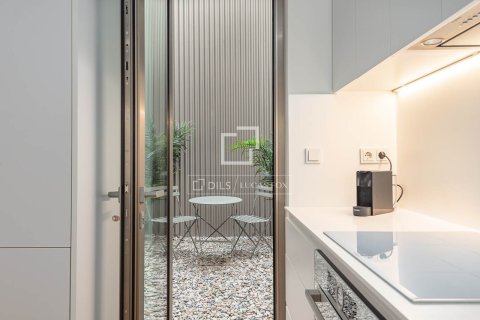 Apartment for sale in Barcelona, Spain 2 bedrooms, 65 sq.m. No. 150788 - photo 11