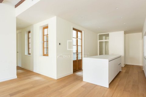 Продажа квартиры в Барселона, Испания 3 спальни, 158м2 №150789 - фото 10