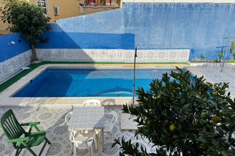 Продажа виллы в Пунта Прима, Аликанте, Испания 5 спален, 200м2 №136970 - фото 28