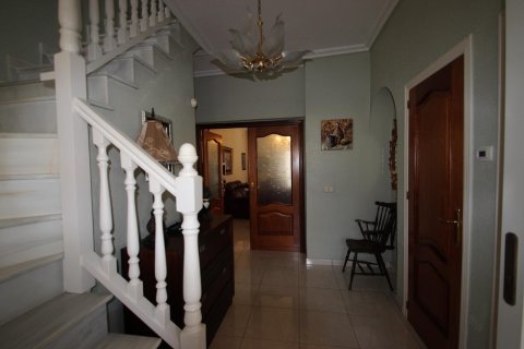 Продажа виллы в Пунта Прима, Аликанте, Испания 4 спальни, 250м2 №136969 - фото 7