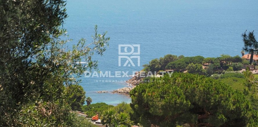 Tontti Blanes, Girona, Espanja 813 m2 No. 177046