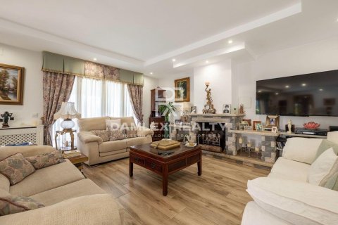 Dom w Lloret de Mar, Girona, Hiszpania 5 sypialni, 280 mkw. nr 177042 – zdjęcie 7