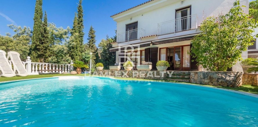 Dom w Lloret de Mar, Girona, Hiszpania 5 sypialni, 280 mkw. nr 177042