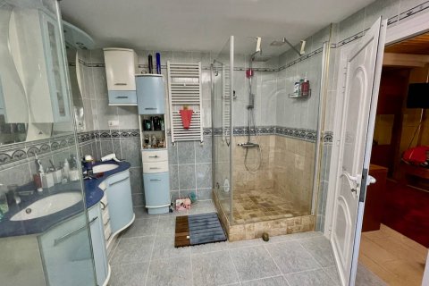 Продажа виллы в Гуардамар-дель-Сегура, Аликанте, Испания 6 спален, 450м2 №119010 - фото 15