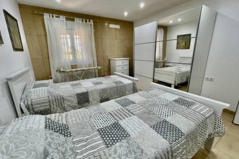 Продажа виллы в Гуардамар-дель-Сегура, Аликанте, Испания 6 спален, 450м2 №119010 - фото 16