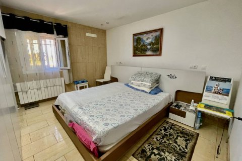 Продажа виллы в Гуардамар-дель-Сегура, Аликанте, Испания 6 спален, 450м2 №119010 - фото 12