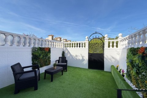 House for sale in Alicante, Spain 3 bedrooms, 75 sq.m. No. 166106 - photo 6