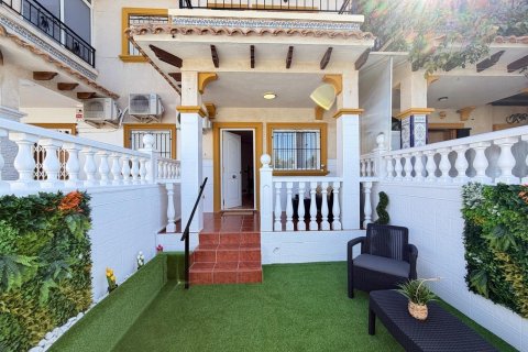 House for sale in Alicante, Spain 3 bedrooms, 75 sq.m. No. 166106 - photo 4