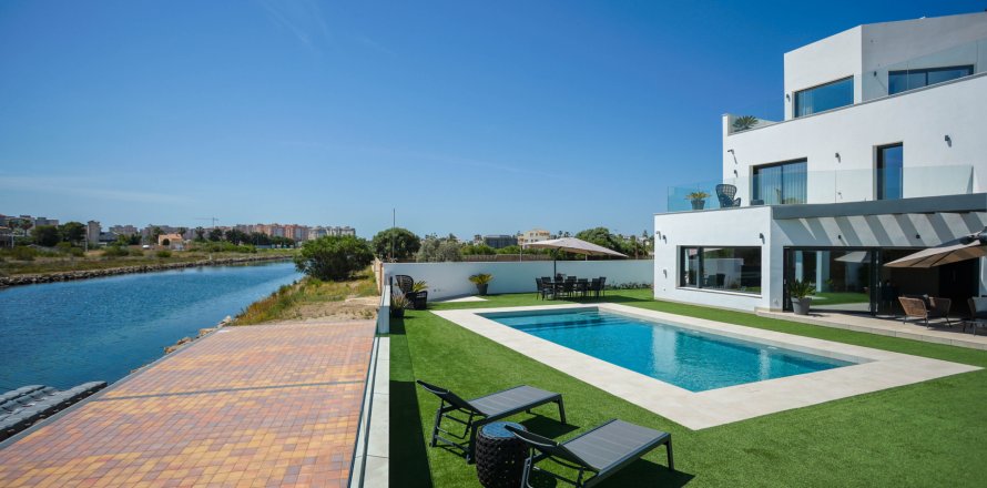 Huvila La Manga del Mar Menor, Murcia, Espanja 4 makuuhuonetta, 520 m2 No. 189955