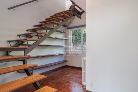 Huvila vuokrattavana Sant Just Desvern, Barcelona, Espanja, 5 makuuhuonetta, 411 m2 No. 192854 - kuva 19