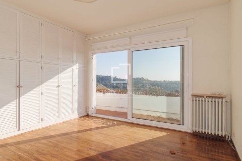 Huvila vuokrattavana Sant Just Desvern, Barcelona, Espanja, 5 makuuhuonetta, 411 m2 No. 192854 - kuva 27