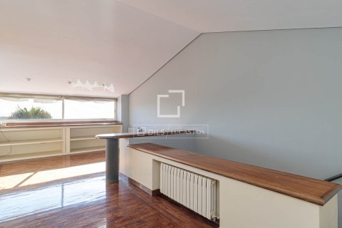 Huvila vuokrattavana Sant Just Desvern, Barcelona, Espanja, 5 makuuhuonetta, 411 m2 No. 192854 - kuva 14