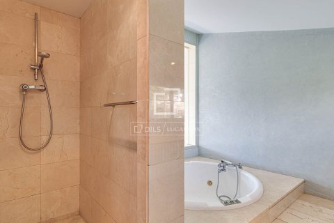 Huvila vuokrattavana Sant Just Desvern, Barcelona, Espanja, 5 makuuhuonetta, 411 m2 No. 192854 - kuva 16