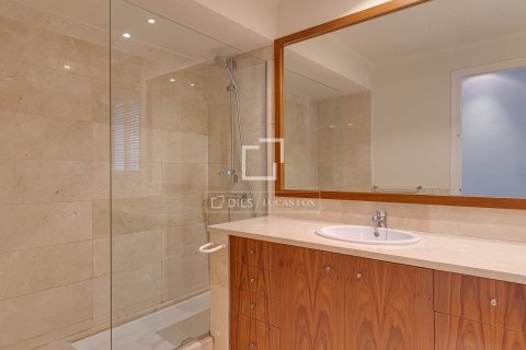 Huvila vuokrattavana Sant Just Desvern, Barcelona, Espanja, 5 makuuhuonetta, 411 m2 No. 192854 - kuva 21